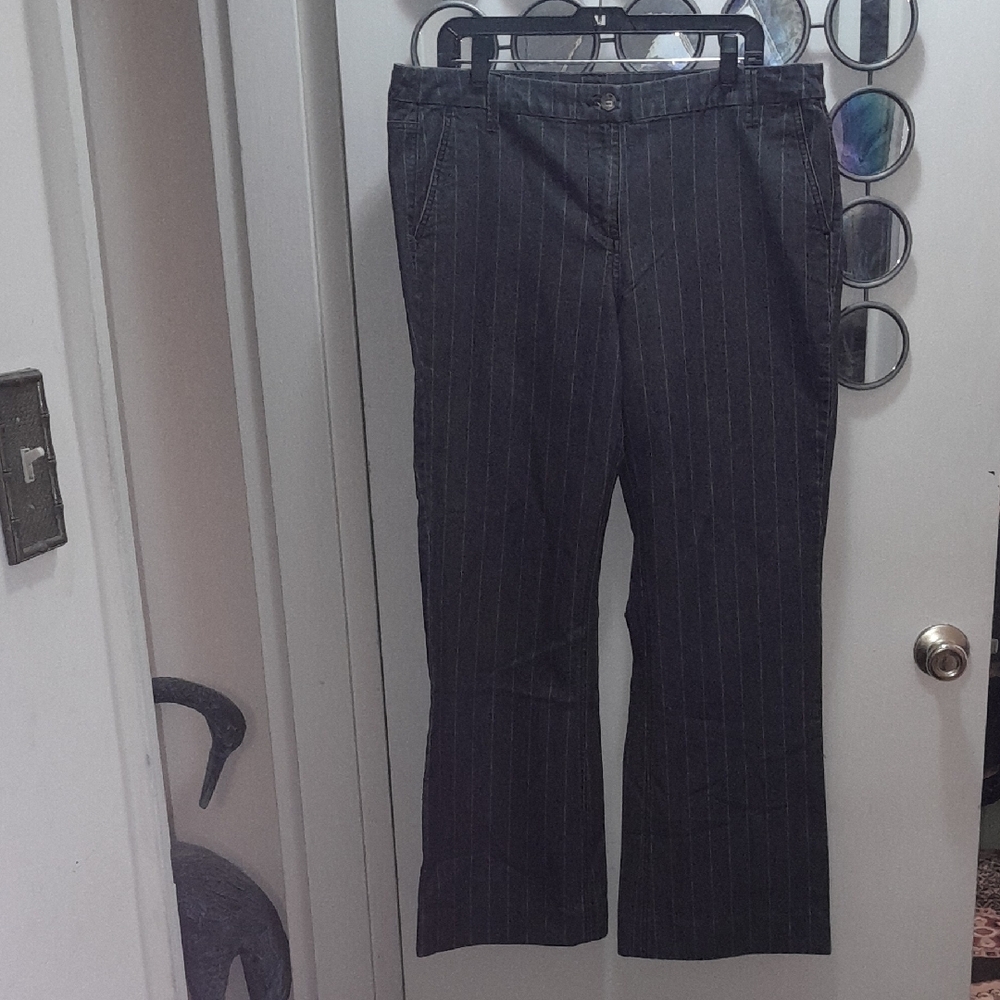 🌺Pinstripe Black Jeans